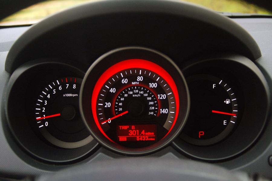  Kia Forte SX 2010 года  (фото 26 из 48)